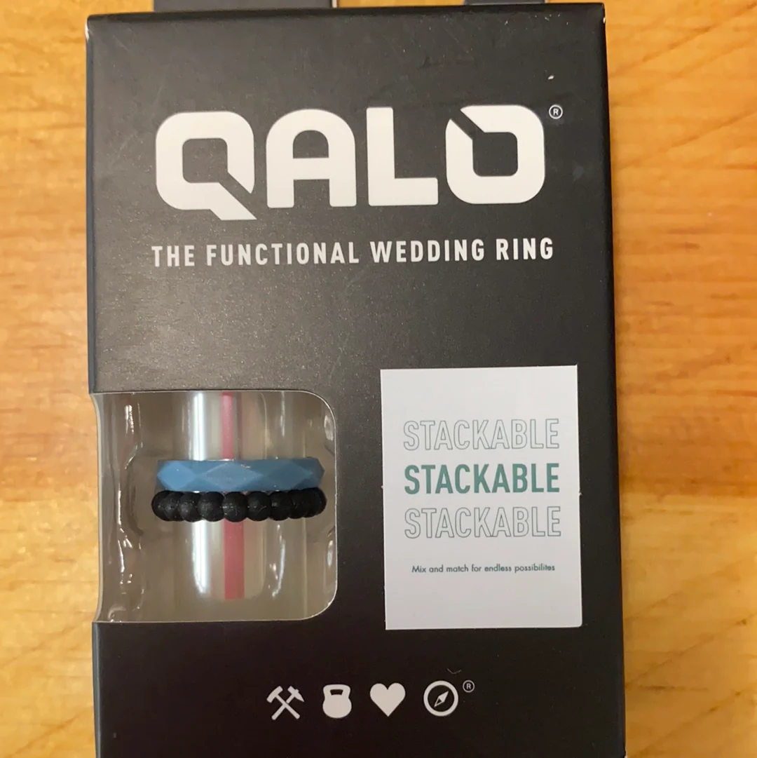Qalo Women’s Stackable Silicone Ring